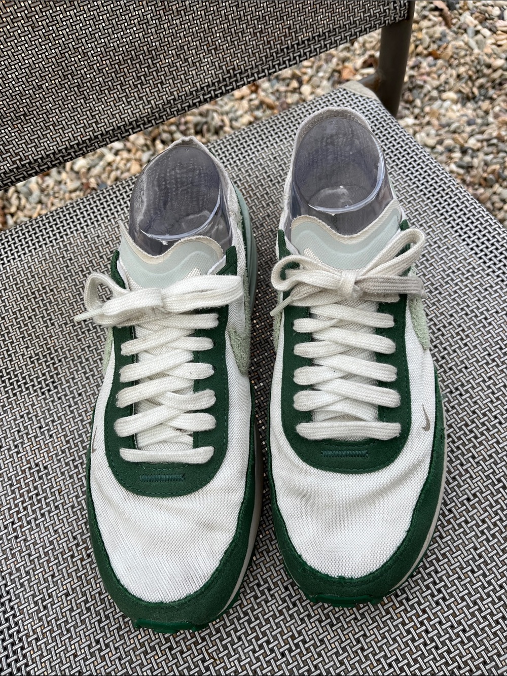 Nike Retro Runner Sneakers - White & Dark Green Womens size 9